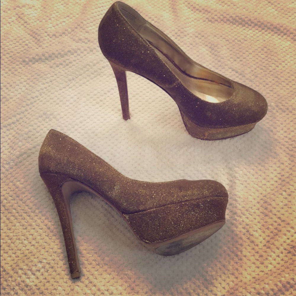 Gold shimmered Bakers brand pumps size 8
